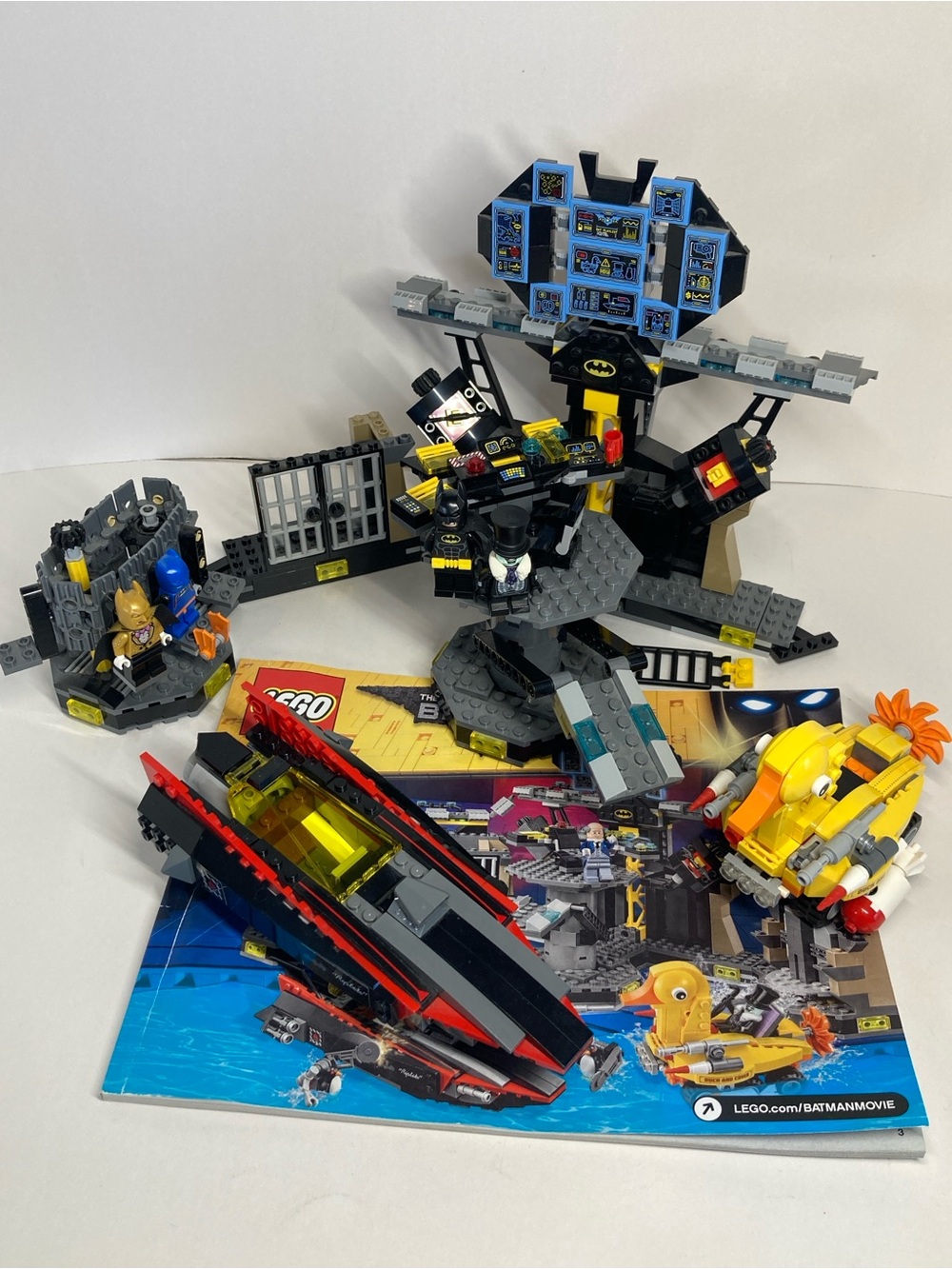 LEGO The Batman Movie 70909 Batcave Break-In Incomplete With Manual